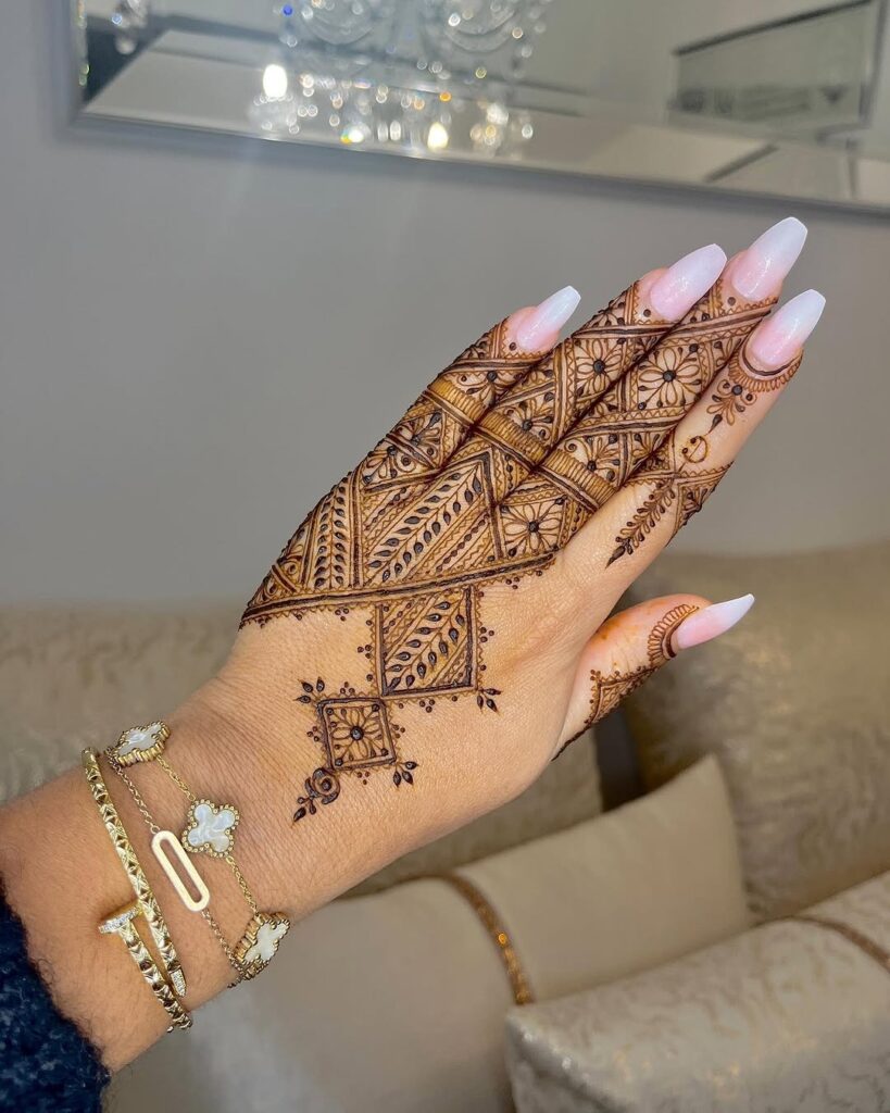 HENNA TATTOO DESIGNS